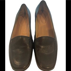 WOMEN’S EASY SPIRIT SOFT BLACK LEATHER FLAT SHOES, SIZE 9 2E